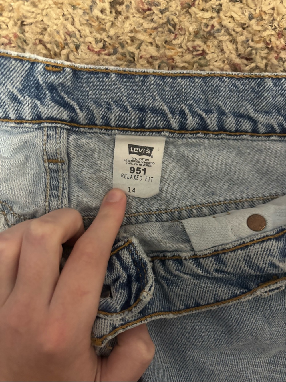 Vintage 1996 Levi’s 951 Relaxed Fit Orange Tag Denim Shorts — Women’s Size 14 - Picture 9 of 10